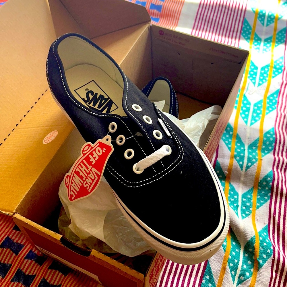 NWB Black Vans Core Classics W 7.5/ M 6.0.